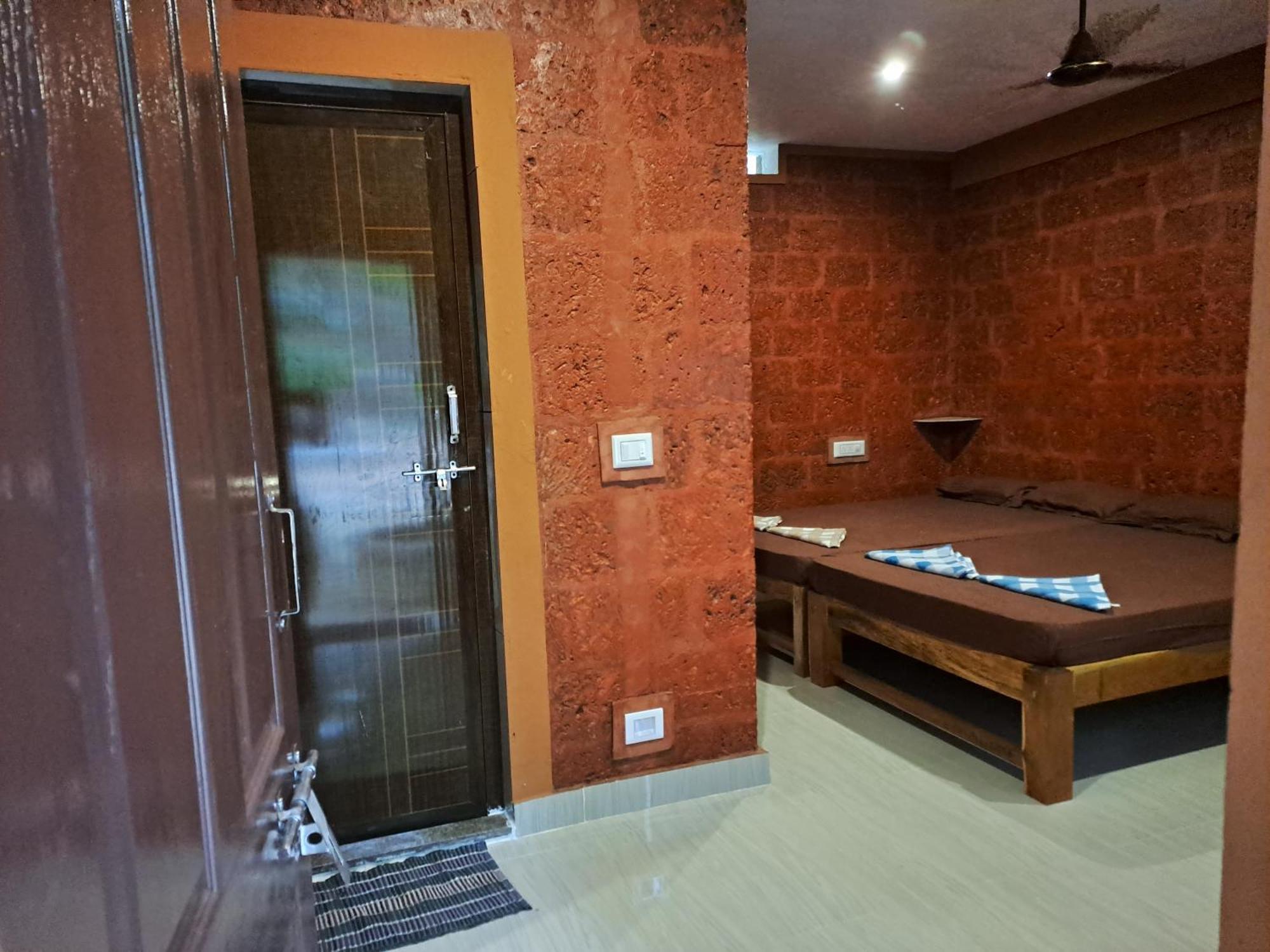 Palm Beach Resort Kumta Phòng bức ảnh